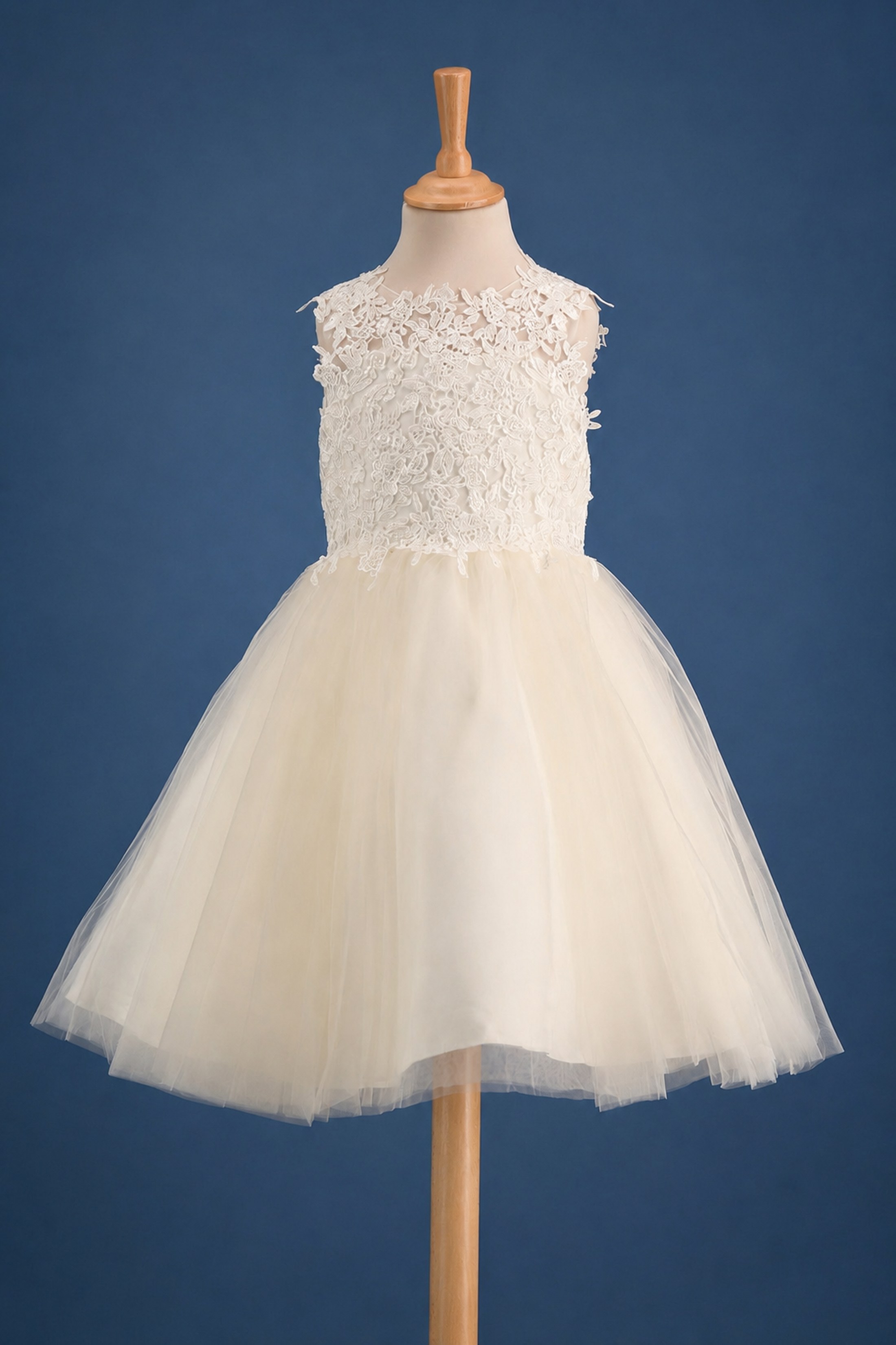 Robe de baptême Emma Rose en dentelle ivoire, assortie au faire-part